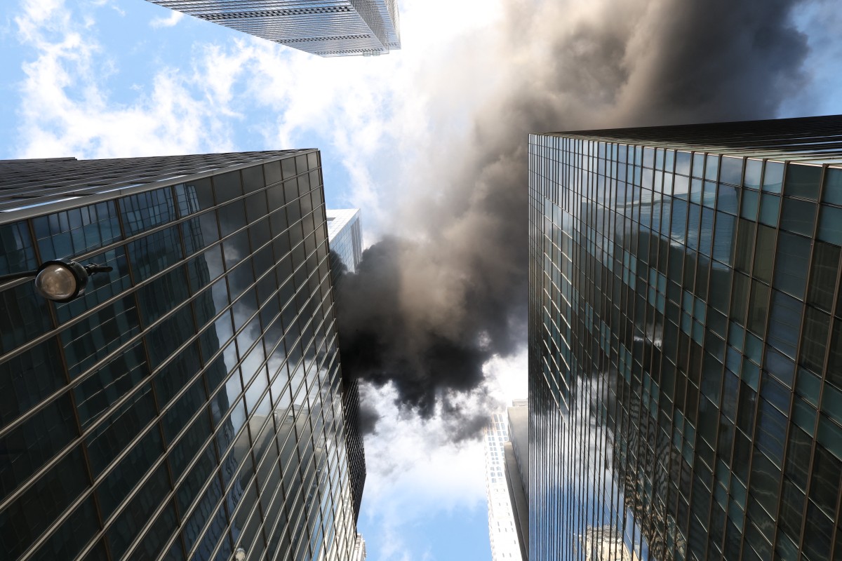Massive fire erupts in Midtown Manhattan